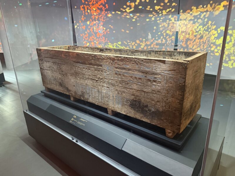 新王国木棺 18th Dynasty painted wooden coffin from Beni Hassan