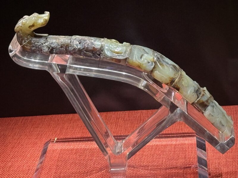 南越王博物馆玉龙饰 Jade dragon ornament from the Nanyue King tomb