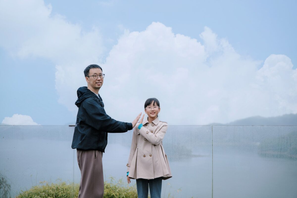 我把悦杉举高高 / Lifting Yueshan high into the air, pure joy